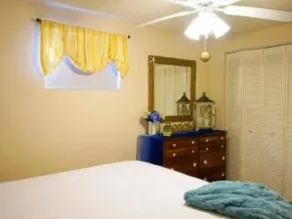 Beach Cottage with heated pool just off Siesta Key - Zimmer