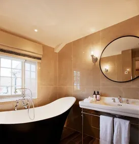 The Falcon Hotel - Bathroom
