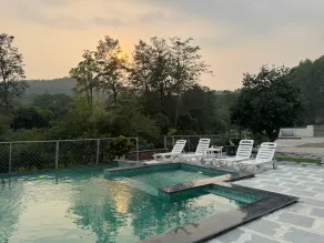 Saraiville- A Boutique Riverside Stay - Piscine