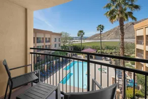 Courtyard by Marriott Santa Clarita Valencia - Vue de la chambre