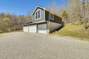 Cozy Lewisburg Getaway w/ Deck + Lake Access! - Interior