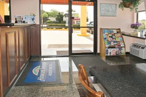 Howard Johnson by Wyndham Houston Heights Downtown - Hall