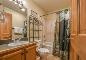 Arapahoe Lodge 8116 by SummitCove Lodging in Colorado - Badrum