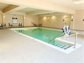 Hampton Inn Champaign/Urbana - Piscine