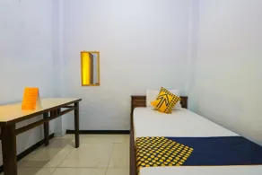 Urbanview Hotel Trisna Srabah - Room