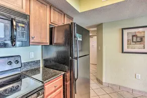 Beachfront Condo in Myrtle Beach w/ Pool Access - Innenbereich