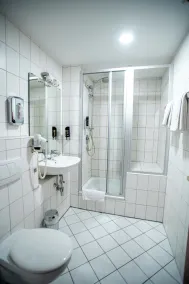 Hotel am Schillerplatz - Bathroom