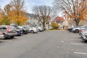Tranquil Townhouse Retreat w/ Deck in Germantown! - Interiör