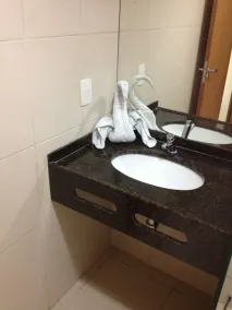 Saint Patrick Praia Hotel - Baño