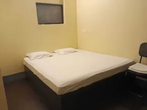 BM Shaw Guest House - Room