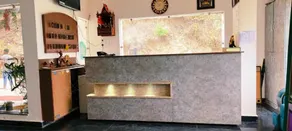 LA Riqueza Dhanolti - Recepción