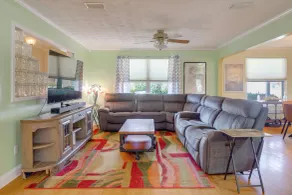 Sunroom & Spacious Yard! Family Gem in Orange Park - Interiør