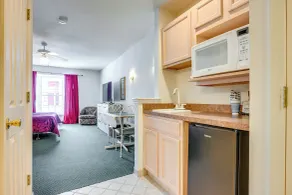 Near Lake Huron Shoreline! Studio w/ Resort Perks - Interiør