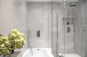 Arlington House Apartments - Bathroom