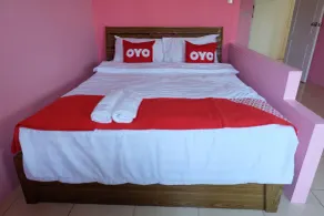OYO 75429 - 101 Place Navanakorn - Chambre