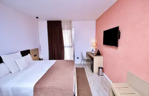 SV Chrome by AJ Boutique Hotel - Værelse