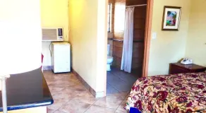 Cadillac Motel - Room