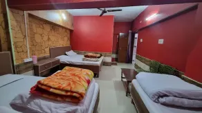 J M S Guest House - Habitación