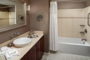 The Inn at Henderson's Wharf, an Ascend Collection Hotel - Bathroom