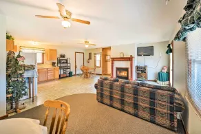 NY! Spragueville Cabin m / 200 Acres, Trails, Damme - Interiør