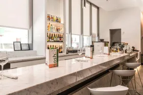 Courtyard by Marriott Long Island City/New York Manhattan View - Restaurant