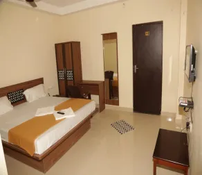 Santhosh Inn - Room