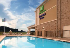 Holiday Inn Express Hotel & Suites Clarksville by IHG - Basseng