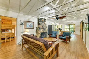 Stunning Culloden Cabin with Deck & Creek View! - Interiör