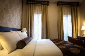 Village Hotel Albert Court by Far East Hospitality - Værelse