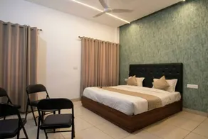 Hotel Amaltas Nayagaon Near PGI & PEC College - Quarto