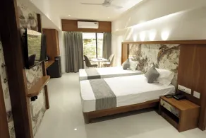 Host Inn Mumbai Airport - Room