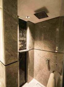 Hotel NOAH SPIRE - Bathroom