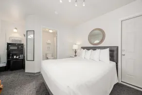 Deep Water Inn - Room