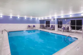Holiday Inn Express & Suites Bellevue -Omaha Area- by IHG - Piscine