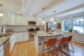 2 Mi to Talcott Mtn Trails: Spacious Family Home - Interiör