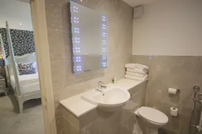 The Malvern Hills Hotel - Bathroom