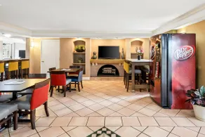 DAYS INN BY WYNDHAM AUGUSTA/WASHINGTON RD - Vestíbulo
