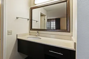 Staybridge Suites Tulsa-Woodland Hills by IHG - Salle de bain