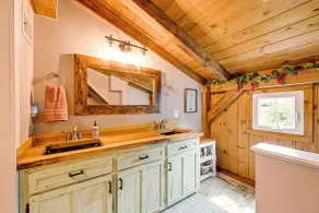 Ronda Home w/ Hot Tub + Fire Pit, Near Wineries! - Interiør