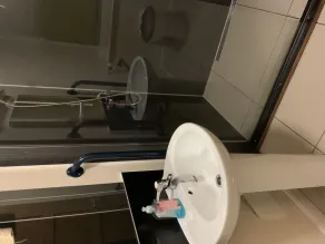 1 Lochness Rooms&Hostel - Bathroom