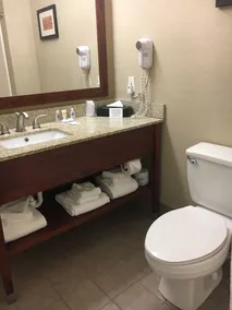 Comfort Inn & Suites South Burlington near University - Salle de bain
