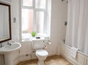 Hamlet Hotels Maidstone - Bathroom