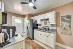 3 Mi to Frick Park: Artsy, Urban Retreat w/ Deck - Interior