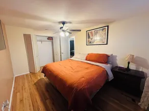 Cozy Downriver home - Room