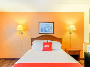 OYO Hotel Downtown Peoria I-74 - Chambre