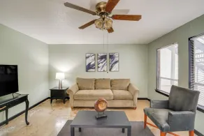 3 Mi to Dtwn Dallas: Condo w/ Walkable Location! - Innenbereich