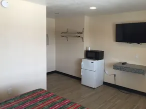 Ace Budget Motel - Room