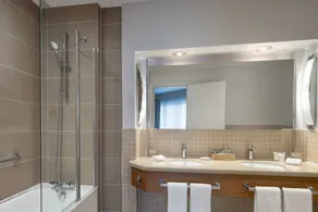 Delta Hotels by Marriott Waltham Abbey - Baño