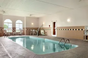 Country Inn & Suites by Radisson, Nevada, MO - Pool