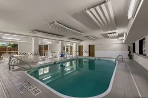Comfort Inn & Suites Austin North Loop - Basseng